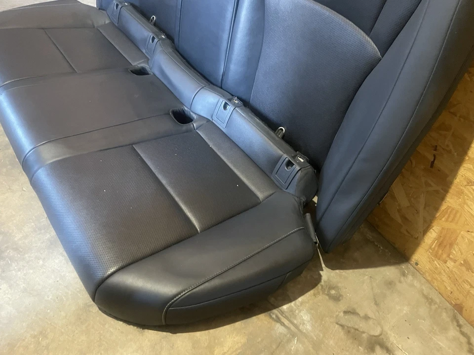 Lexus Es 300H 2019 a 2025 asiento inferior trasero Foto 2 de 3