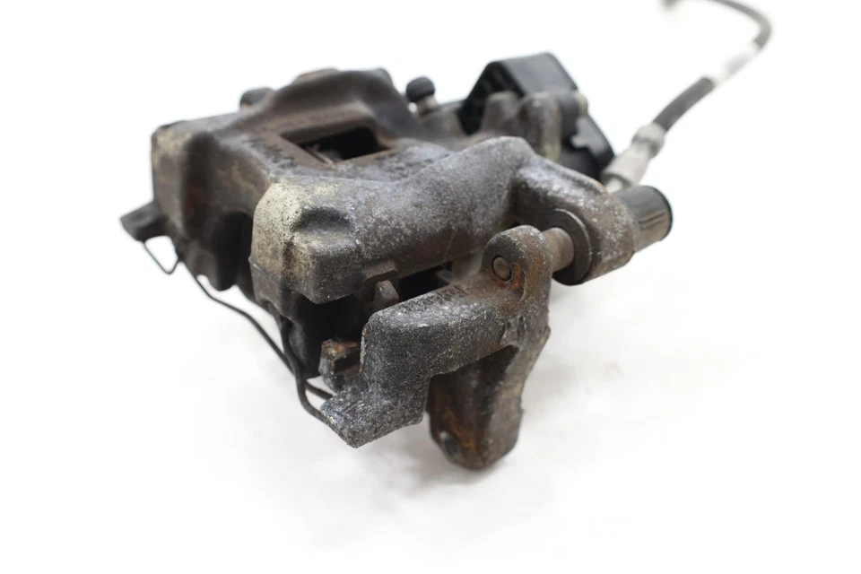 Pinza de freno de disco trasera izquierda Ford Bronco Sport 2021-2025 OEM Foto 4 de 4