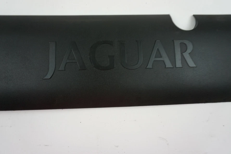 2004 JAGUAR XJ8 Engine Cover OEM - Image 2 of 4