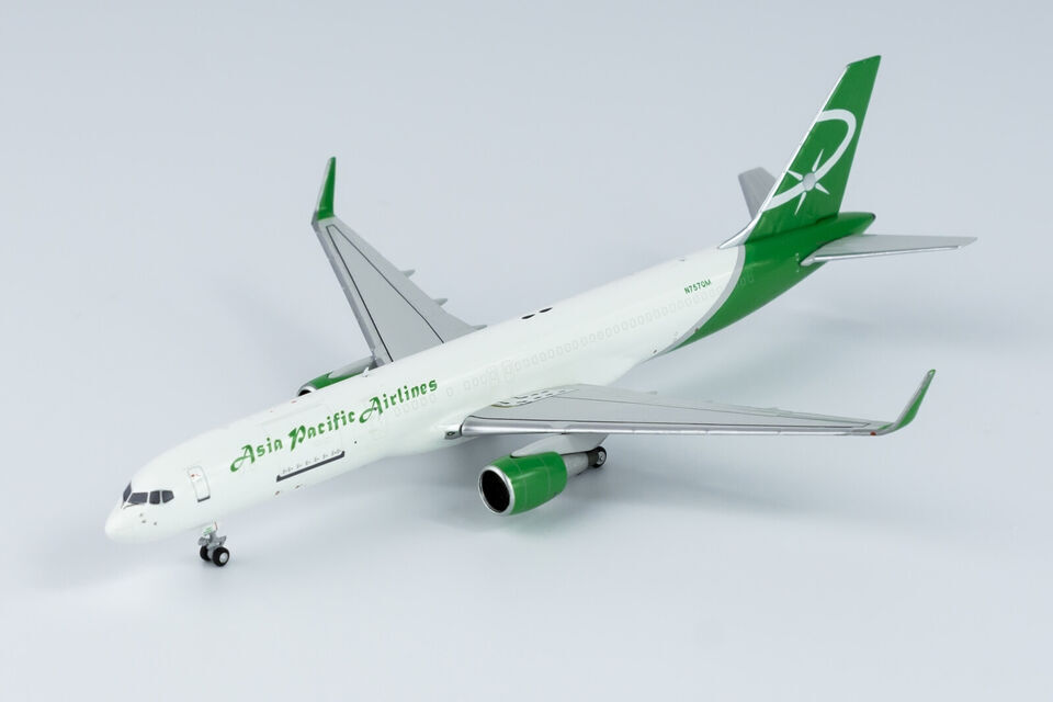 aviation200 シンガポール航空 B757-200 1/200 1:200 Singapore Airlines Boeing 757-200 9V-SGL JC Wings