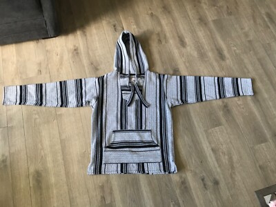 Stylish Miguel Geraldo unisex adults size Medium hooded poncho, Made in Mexico
