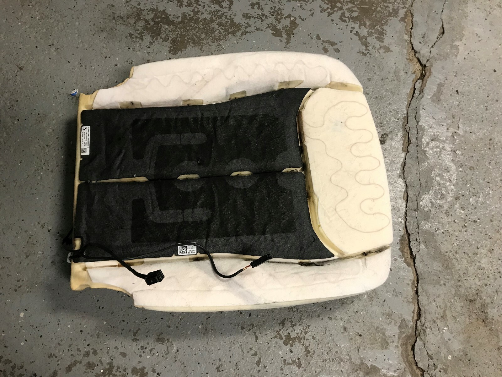13 - 17 BMW 328i 320i front right BOTTOM seat Upholstery base 