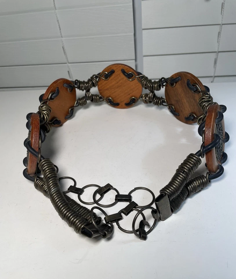 "Cinturón vintage de madera y metal de mediados de siglo 30""" Foto 2 de 4