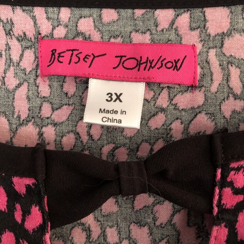 Betsey Johnson Scrub Top Womens 3X Bright Pink Spots On Black - Picture 3 of 9