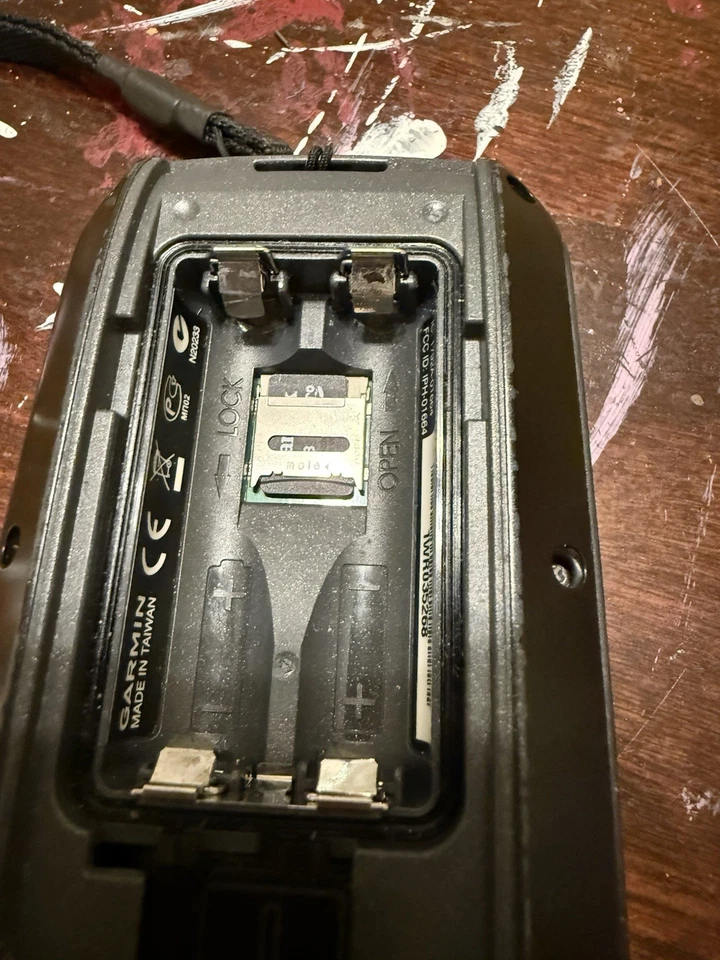 Garmin GPSMAP 78s Handheld Marine GPS Navigator Turns on. Unit Only. - Image 3 of 4