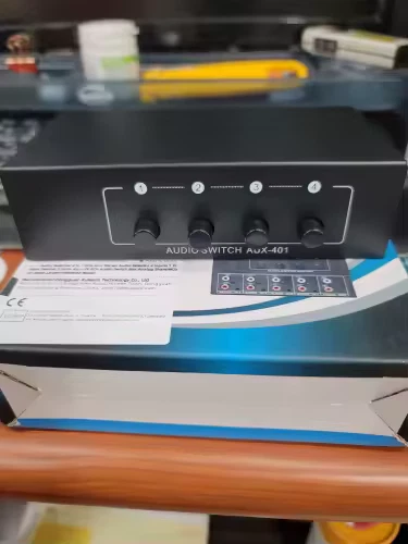 Audio Switcher 4 in 1 RCA Aux Stereo Analog 3.5mm con bottoni - 4 input 1 Output - Immagine 3 di 3