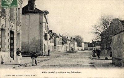 Ak Milly Essonne, Place du Colombier - 4758831