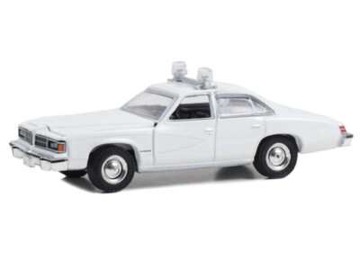 1976-77 Pontiac LeMans - White w/ Lights 1:64 Scale Model - Greenlight 43014