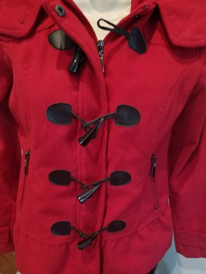 液压青少年女孩豌豆外套红色小号切换纽扣拉链连帽夹克 — 第 2/4 张图片