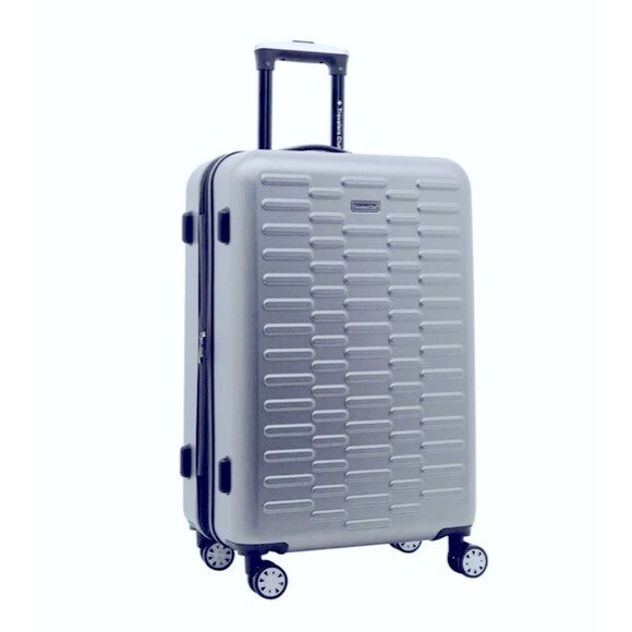 Travelers Club Shannon 20 Inch Spinner Carry-On Suitcase in Silver Gray