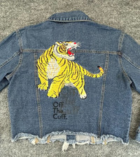Jean Jacket Womens Large Blue Embroidered Tig...