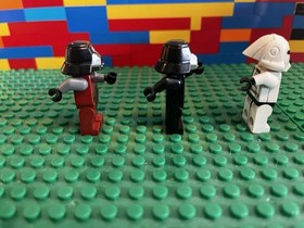 LEGO Star Wars Set 75001 Old Republic Battle Pack Incomplete But Good Condition