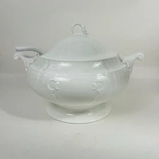 Royal Grafton Monarch White Large Porcelain Soup Tureen with Lid And Ladle