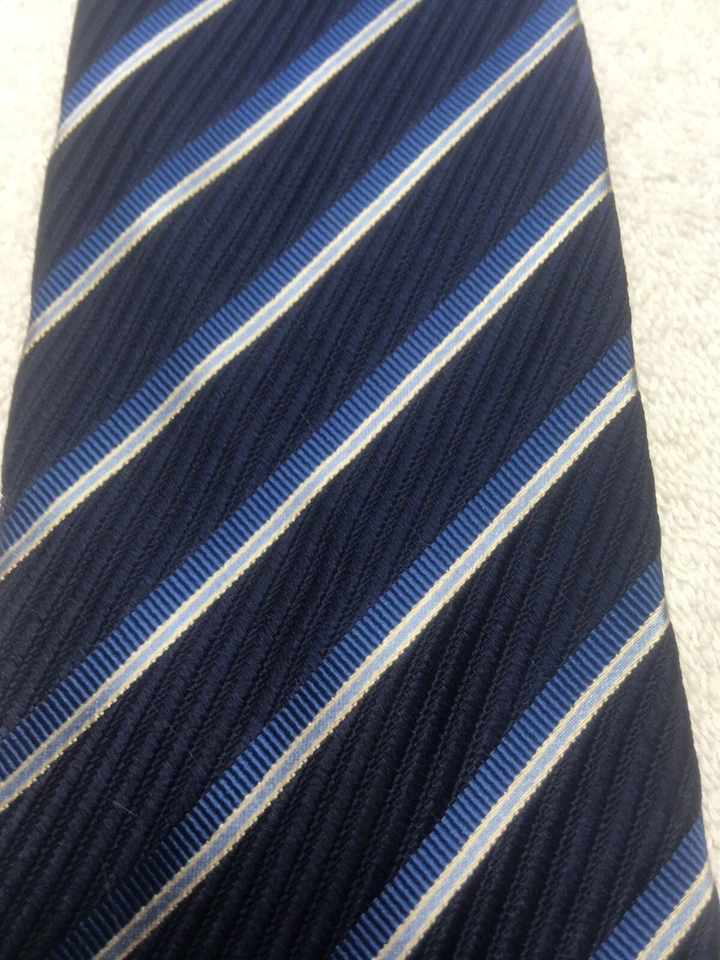 Gravata masculina GEOFFREY BEENE AZUL MARINHO COM LISTRAS AZUIS 4 X 61 - Imagem 3 de 4