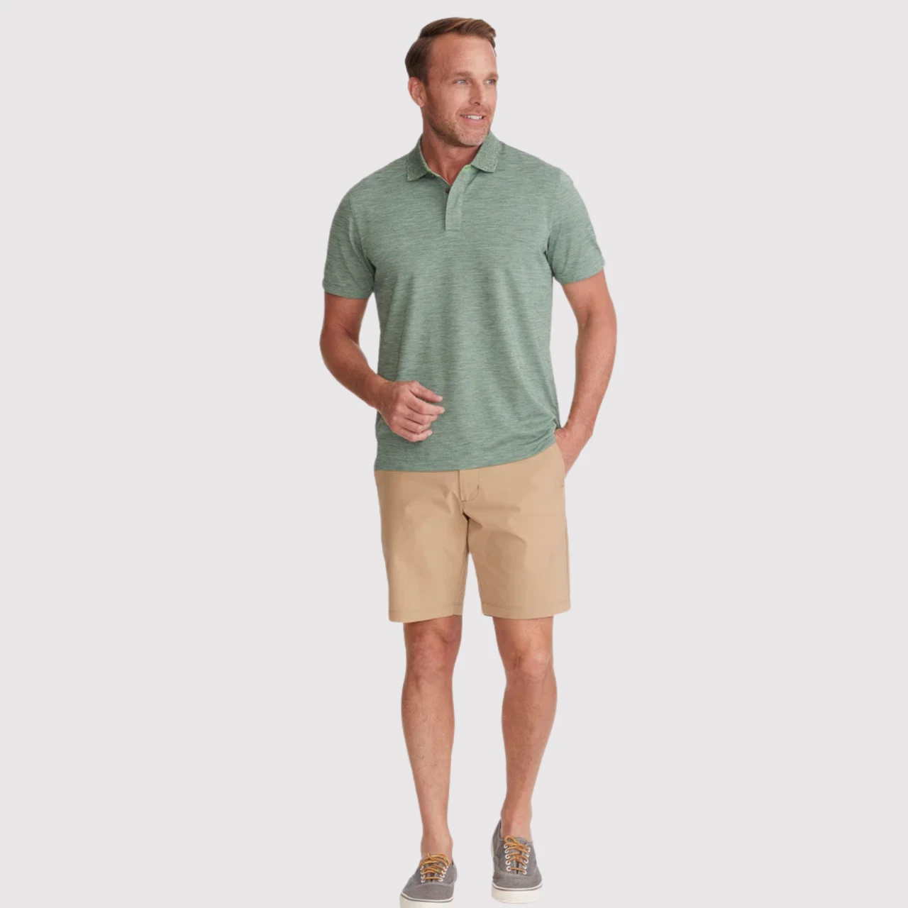 UNTUCKit Mens Shorts Brown Traveler Tech Chino Flat Front Classic Golf Size 32