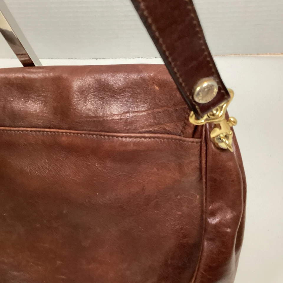 Bandolera/bolso de mano vintage Oroton de cuero de vaca con solapa frontal Foto 4 de 4