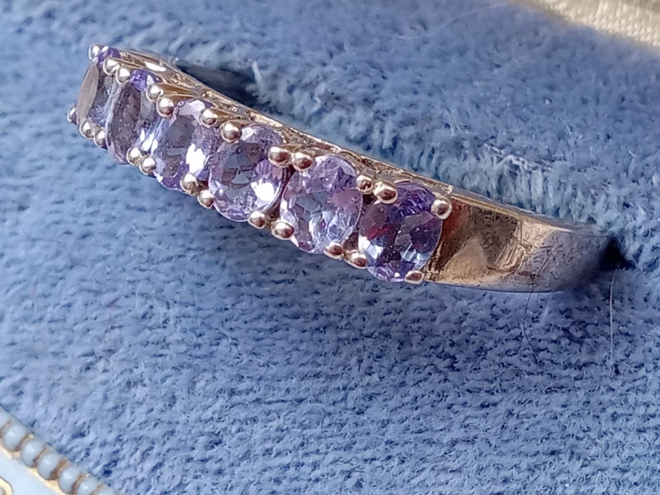 Beautiful Sterling Silver Ring w. Band Setting of Iolite Stones: Size 10 - Image 2 of 4