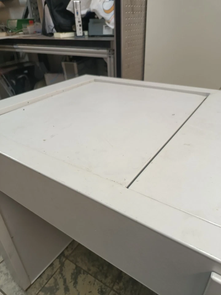 Mikroskoptisch mit passiv schwingungsgedämpfter massiver Innenplatte - Bild 3 von 4