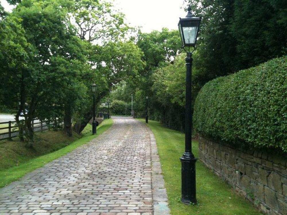 2.900 Mtr Cast Iron Lamp Post Painted Black Lampost Security Lighting eBay