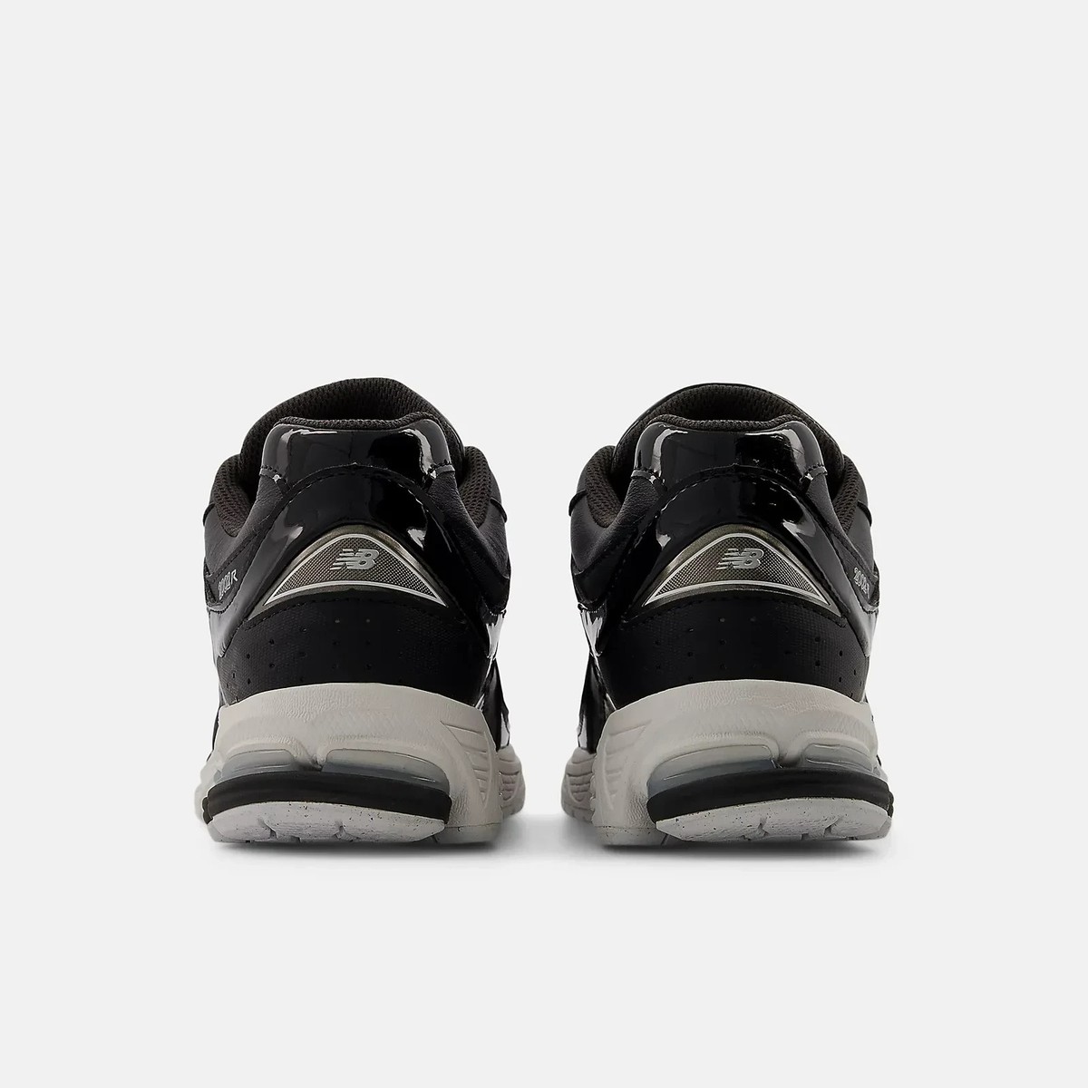 New Balance 2002R U2002RD Black/Black Cement/White Width D Men