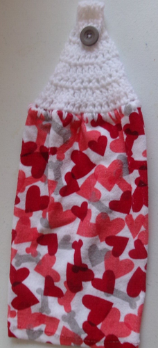 Küchentuch weiß Garn gehäkelt Oberteil HERZEN und KNOCHEN Valentinstag Druck Baumwolle - Bild 1 von 2