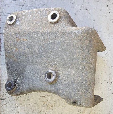 Jeep Wrangler YJ 92-95 4cyl Passenger Engine Motor Mount Bracket 