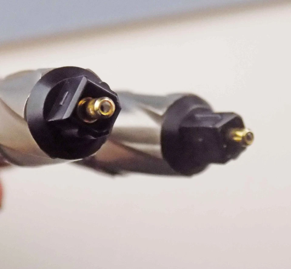 Monster 600DFO Graded Index Optical Fiber Cable 2M(6.4ft) InsuLight Inner Jacket - Image 3 of 4