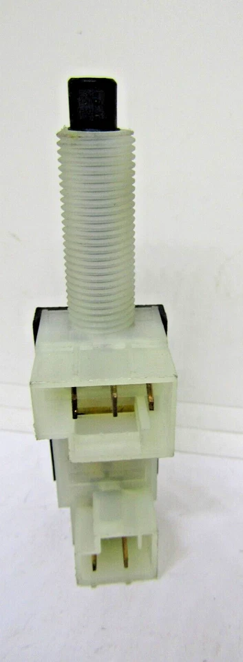 Interruptor de luz de freno SLS-180 STANDARD 1993-1994 CHEVROLET CAMARO NUEVO Foto 2 de 4