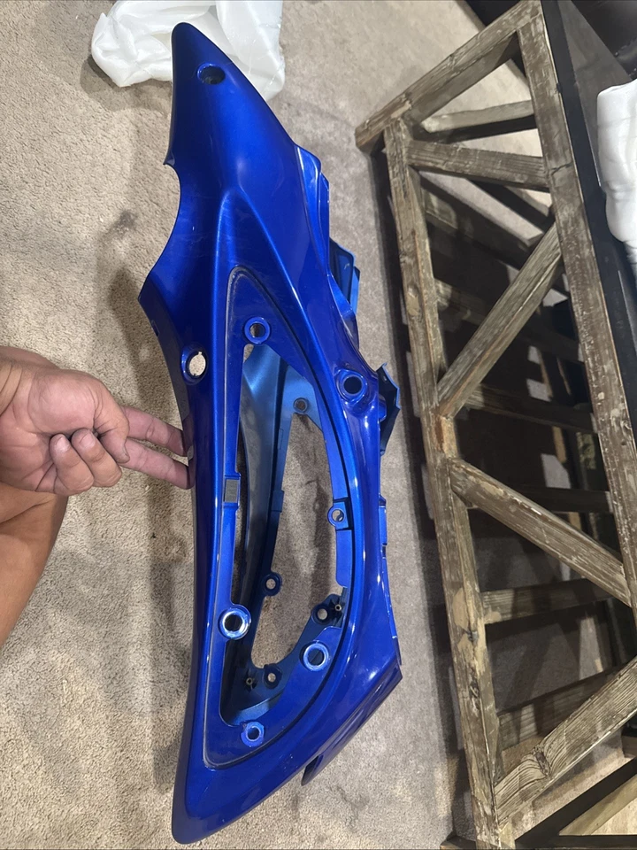 2008-2020 Hayabusa Tail Fairing   Like New - Image 3 of 4