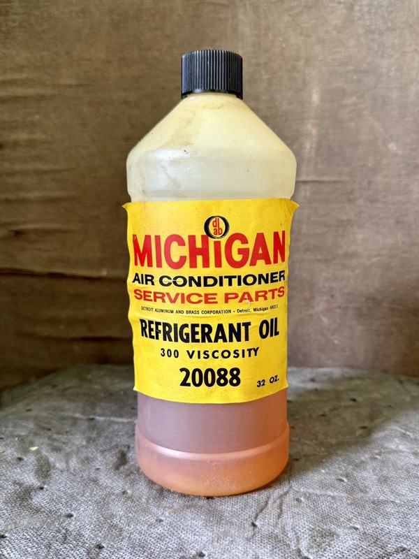 Vintage Michigan Refrigerant Oil Quart Bottle - Detroit Aluminum and Brass