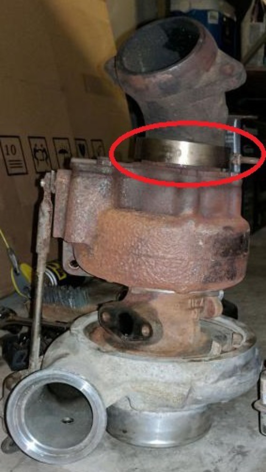 Turbo to Cast Outlet Downpipe VBand Clamp for HX35/H1C 8902 5.9