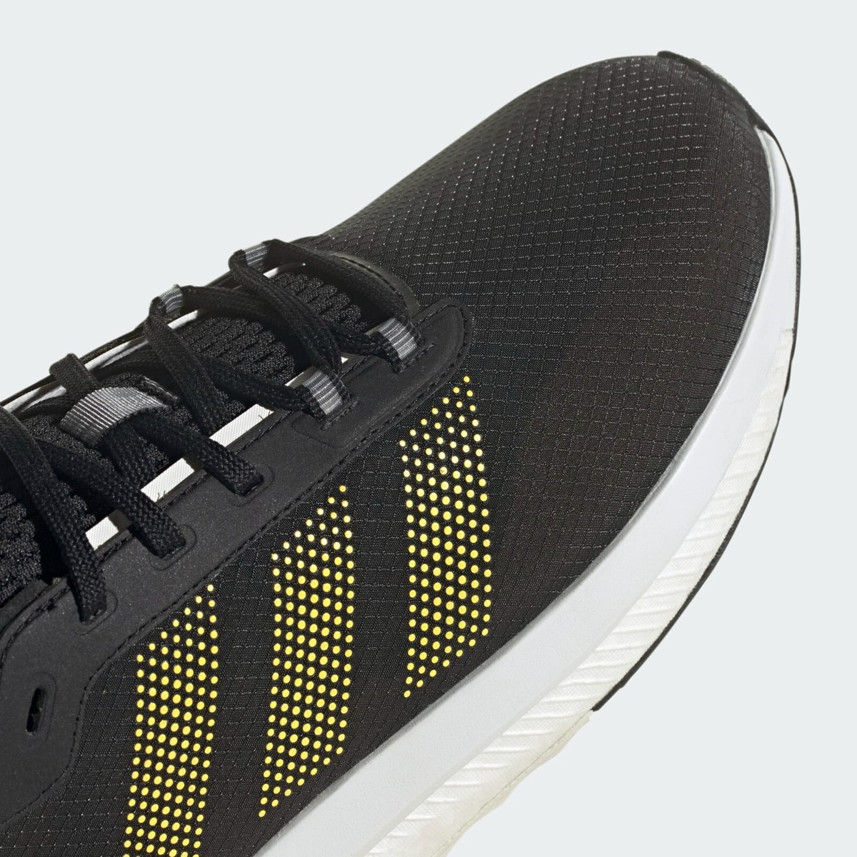 ☆お勧め☆最新☆アディダス☆レディースシューズ AVRYN SHOES☆ Adidas AVRYN Shoes Running Sneakers Core Black/Solar Gold
