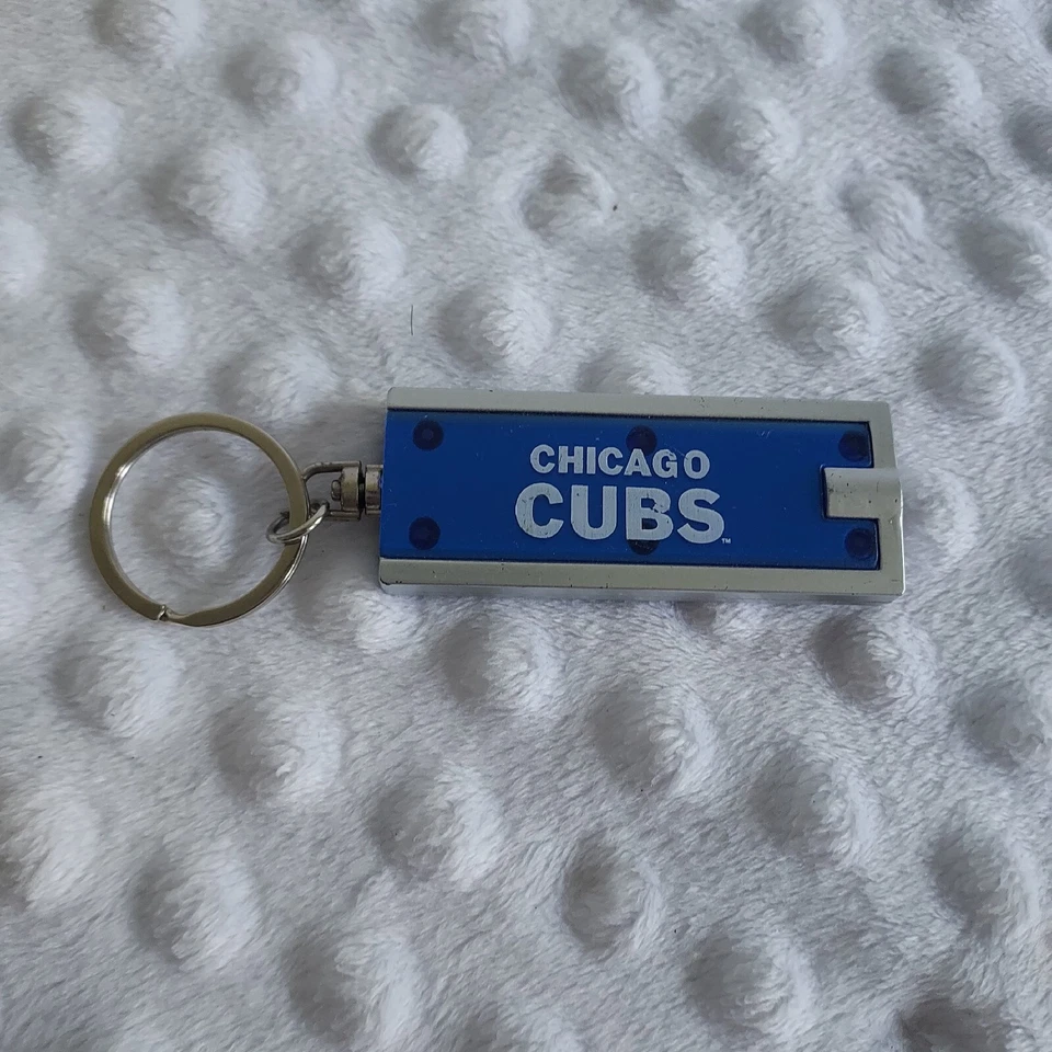 Vintage Chicago Cubs Keychain Flashlight LED Push Ring Cubbies Baseball MLB Lite - Image 2 of 4