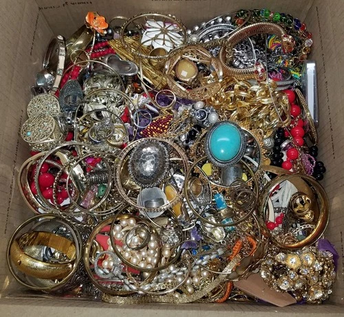 Vintage/Retro/Modern Costume Scrap/Wear Grab Bag Jewelry Lot (BOX D) ~ 19 LBS