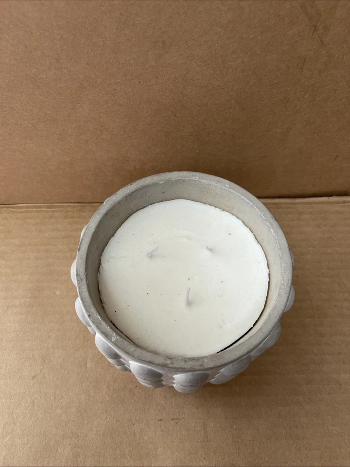 Essenza Outdoor Scented Citronella Candle 25 oz Grey - Image 3 of 4