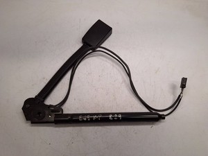 BMW 7 E65 E66 2002 Links Gurtschloss vorne 8223329 ATA87260