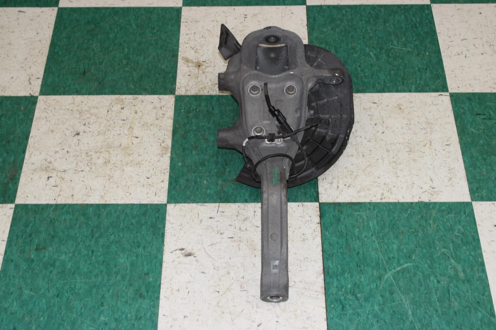 14-17 Ghibli Driver Left LH LF Front Bearing Hub Spindle Knuckle Unit Factory OE