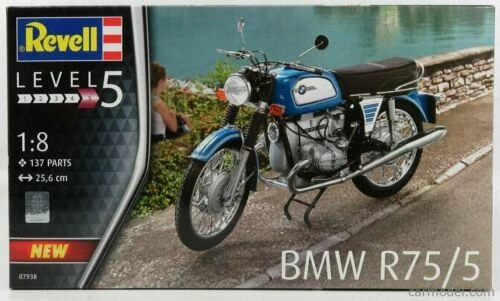 Modellini statici di auto, furgoni e camion Revell scala 1:8