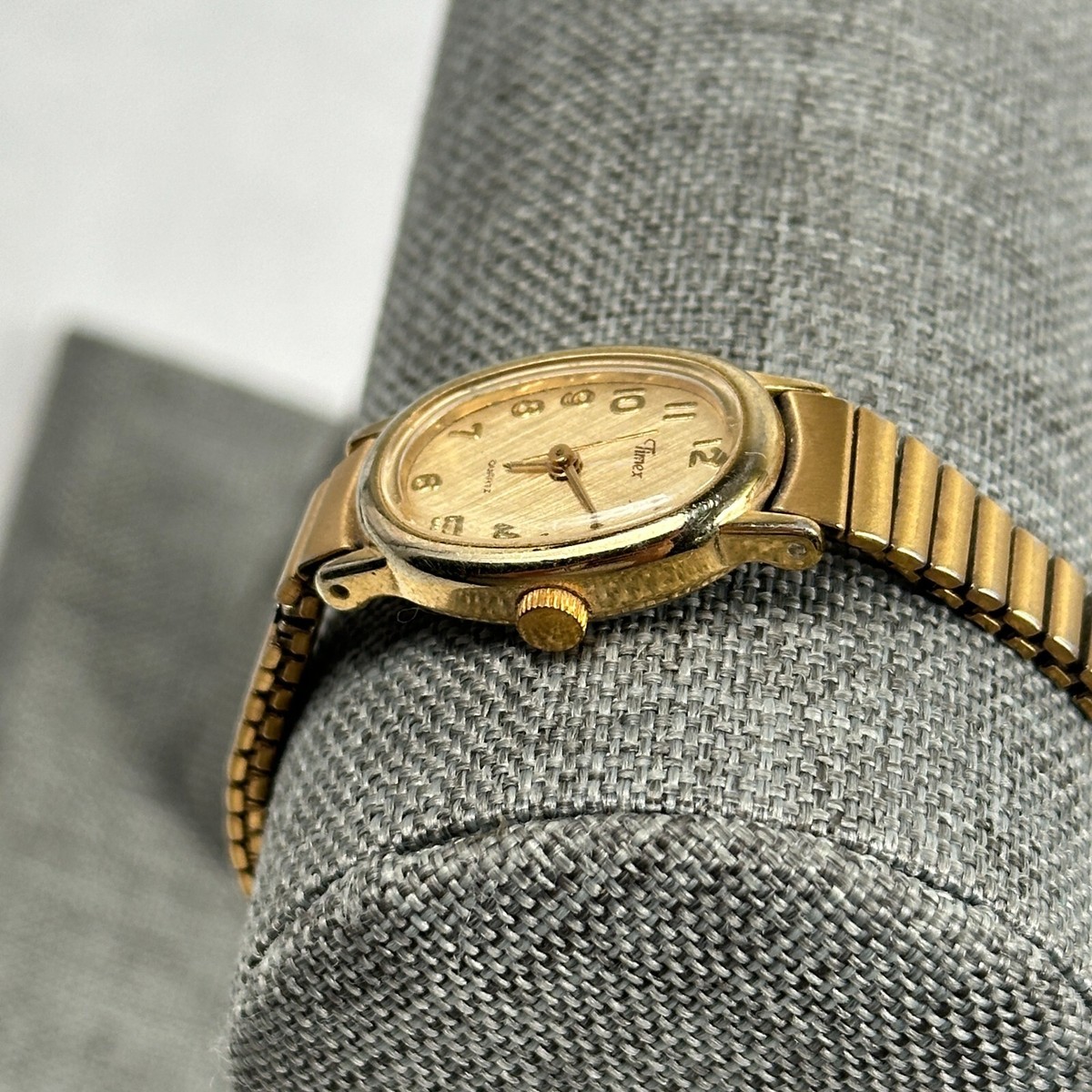 VTG Timex Watch Womens 17mm Oval Gold Tone Expansion  display picture 2