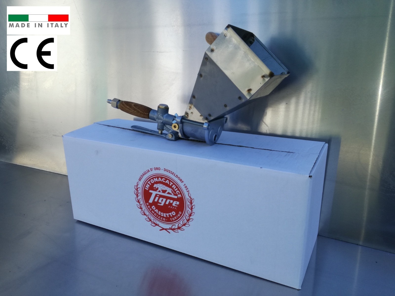 Intonacatrice tigre modello da soffitto a 4 fori tubo 10 mt completo