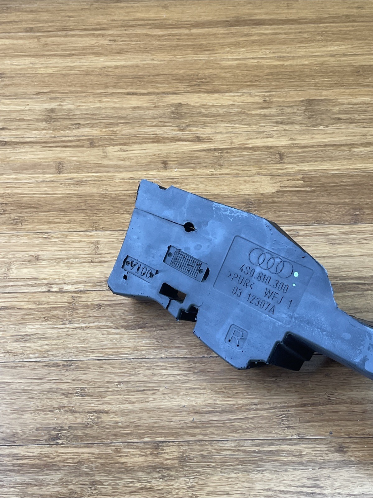 2017-2023 Audi R8 4S Rear Right Side Foam Support Bracket 4S0810300 OEM