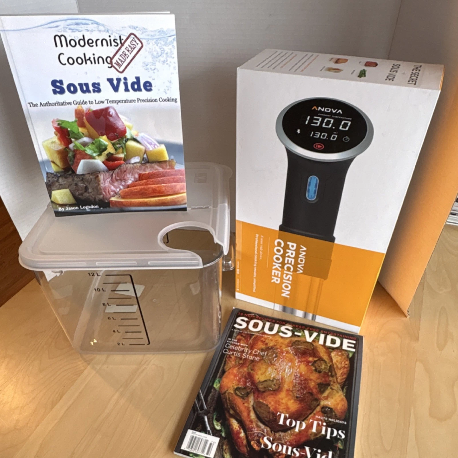 Anova Precision Cooker Sous Vide Immersion Circulator with Container and Books
Opens in a new window