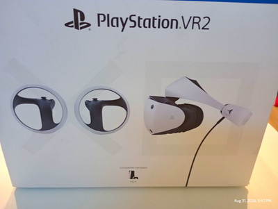 PlayStation VR2 Headset + Sense Controllers for PS5 120Hz 110° FOV USB-C
