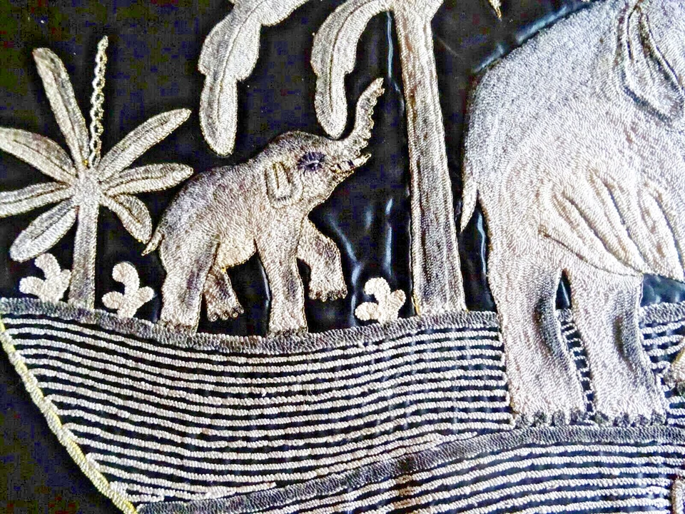 BRODERIE SUR SOIE  -  - 65cm x 57,5cm - Photo 4/4