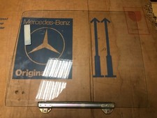 Mercedes W115 W114 Rear ٌRight Door Window Glass 1157301618 Genuine NOS