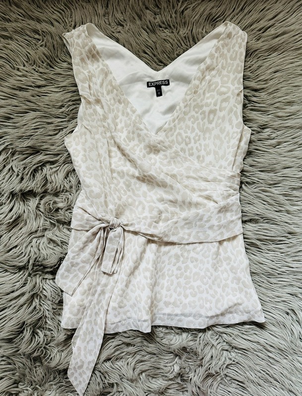 Express Women’s White Cheetah Print Wrap Work Casual Blouse Shirt Top M