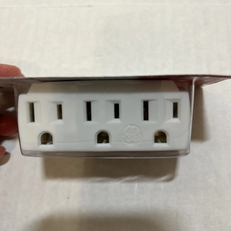 General Electric 3 Outlet Grounded Tap White - Image 2 of 4