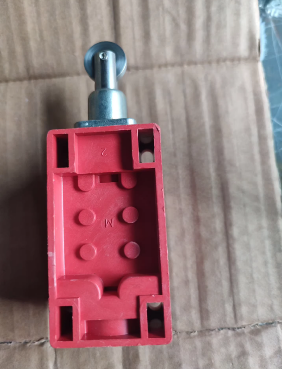 1PC New Bernstein ENK-A3ZRiw ENK-A3Z Riw Limit Switch Free Ship | eBay