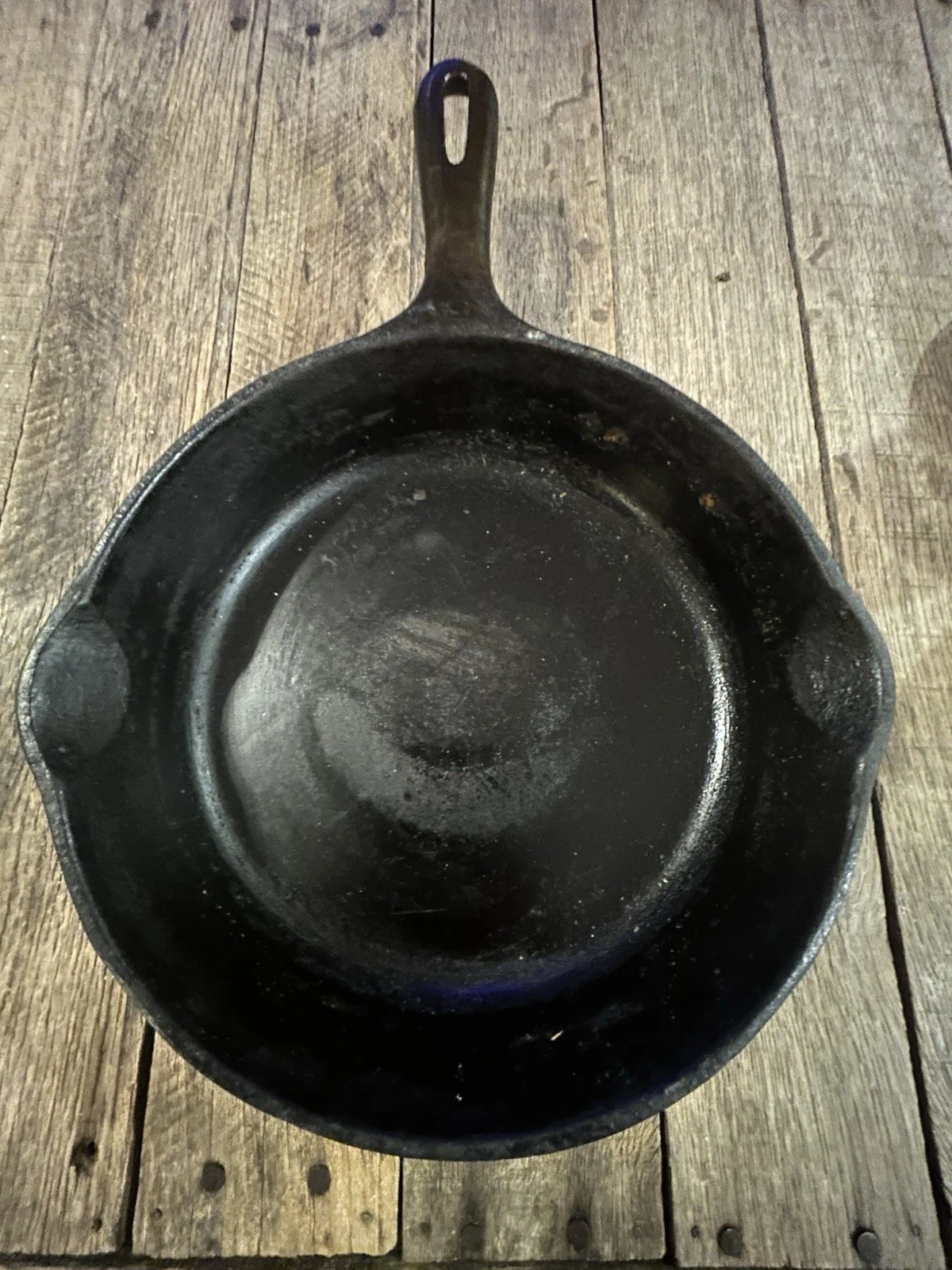 Vintage Wagner Ware Unmarked 9” Cast Iron Skillet, Pre 1965 Unrestored