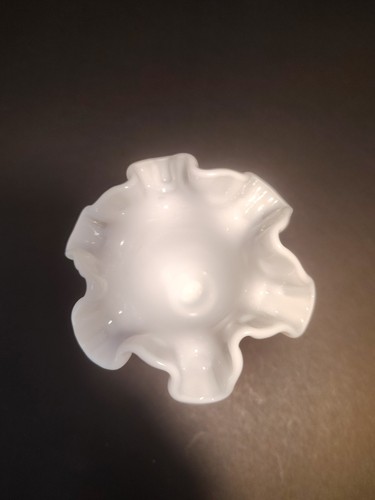 Fenton Vase White Milk Glass Ruffled Edge Hobnail 4 Inches Tall - Picture 2 of 4